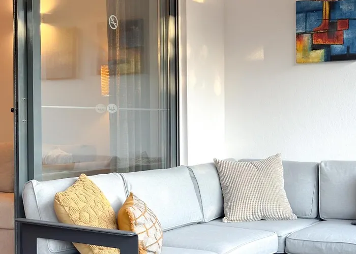 Modern Flat In Gated Complex With Pool #1927 Lagos