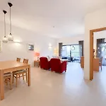 Lejlighed Modern Flat In Gated Complex With Pool #1927