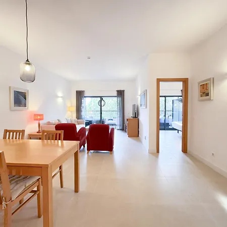 Modern Flat In Gated Complex With Pool #1927 Apartmán *